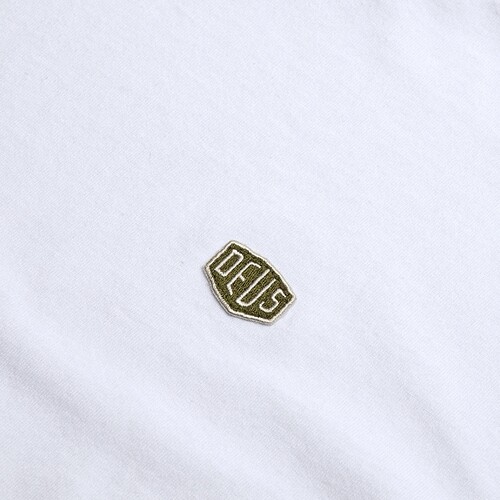 T-SHIRT DEUS EX MACHINA SHIELD STANDARD TEE BRANCO