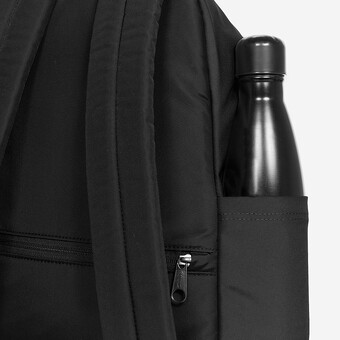 MOCHILA EASTPAK DAY PAK R  PRETO