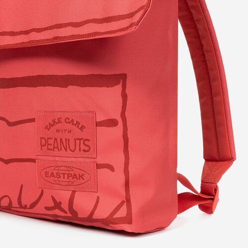 MOCHILA EASTPAK SNOOPY HOUSE VERMELHO