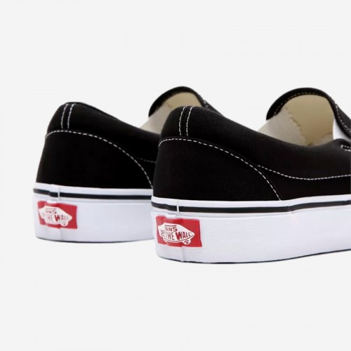 TENIS VANS SLIP ON PR/BRANCO